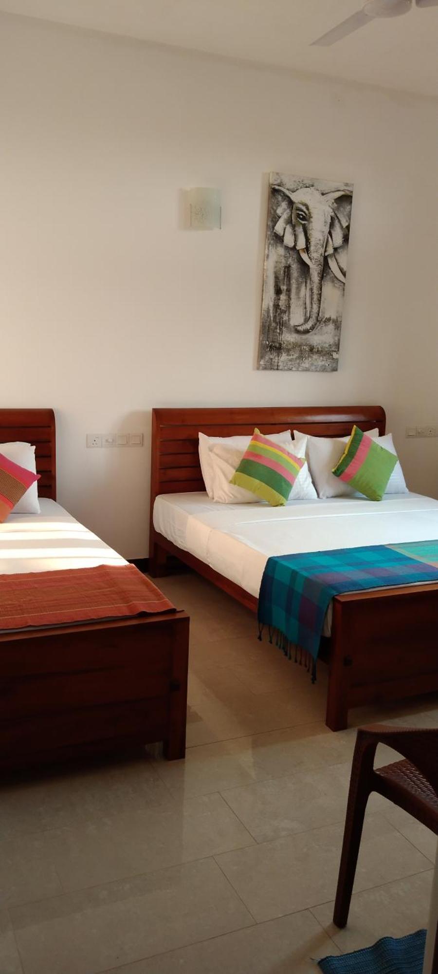 Bed and Breakfast Pick & Go White House Negombo Exterior foto