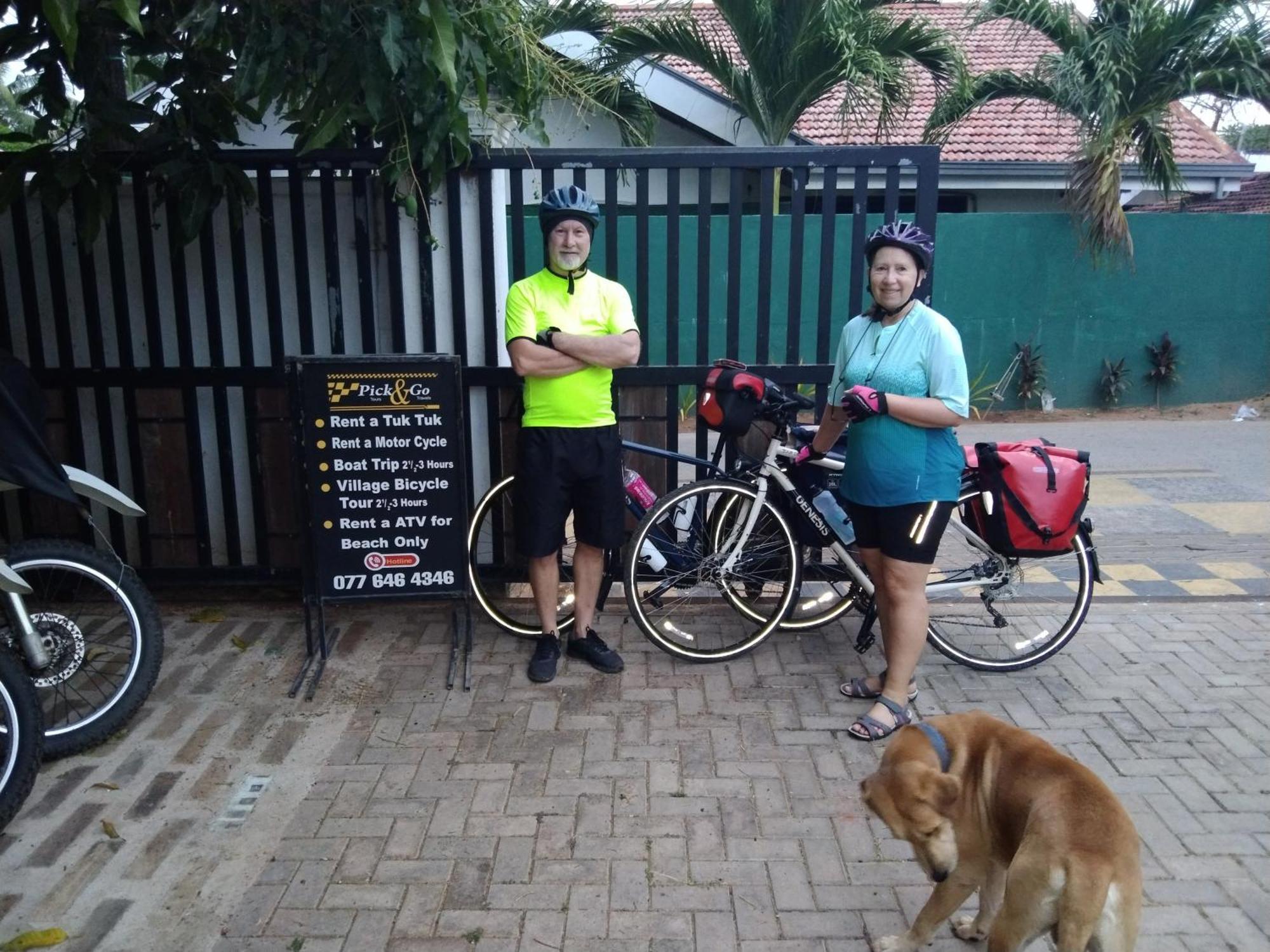 Bed and Breakfast Pick & Go White House Negombo Exterior foto