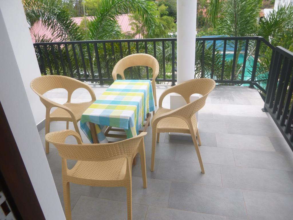 Bed and Breakfast Pick & Go White House Negombo Exterior foto